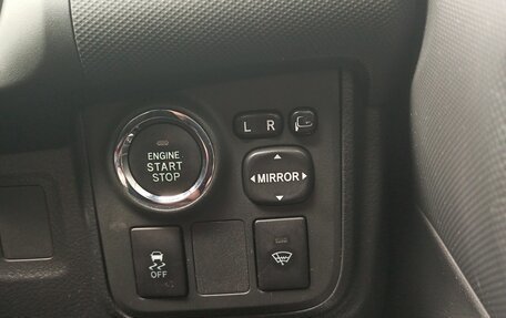 Toyota Wish II, 2012 год, 1 700 000 рублей, 23 фотография