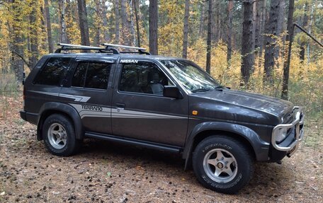 Nissan Terrano II рестайлинг, 1992 год, 1 250 000 рублей, 3 фотография