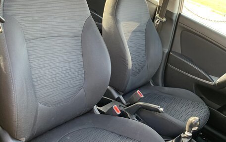 Hyundai Solaris II рестайлинг, 2015 год, 1 085 000 рублей, 19 фотография