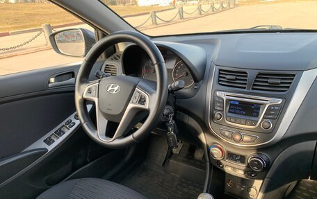 Hyundai Solaris II рестайлинг, 2015 год, 1 085 000 рублей, 20 фотография