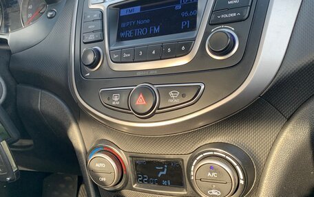 Hyundai Solaris II рестайлинг, 2015 год, 1 085 000 рублей, 24 фотография