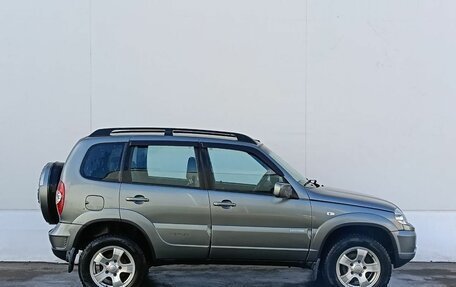 Chevrolet Niva I рестайлинг, 2011 год, 385 000 рублей, 4 фотография