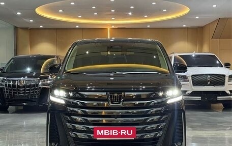 Toyota Vellfire, 2023 год, 5 200 000 рублей, 2 фотография