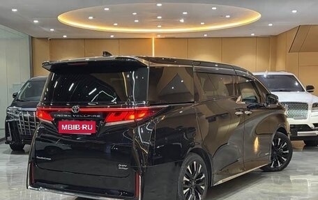 Toyota Vellfire, 2023 год, 5 200 000 рублей, 3 фотография