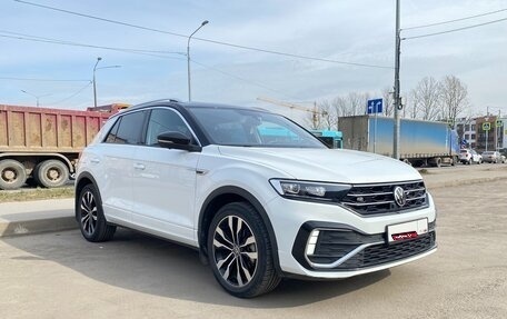 Volkswagen T-Roc I, 2020 год, 2 960 000 рублей, 2 фотография