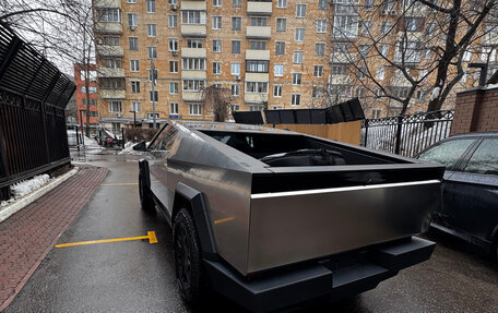 Tesla Cybertruck, 2024 год, 18 000 000 рублей, 4 фотография