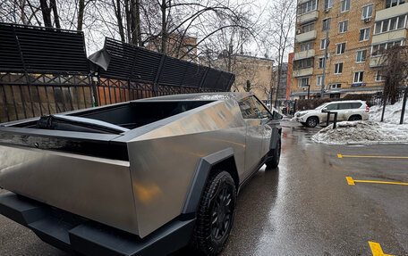 Tesla Cybertruck, 2024 год, 18 000 000 рублей, 6 фотография