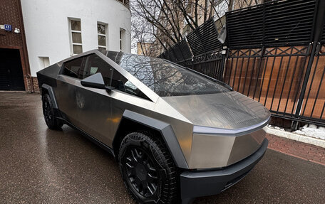 Tesla Cybertruck, 2024 год, 18 000 000 рублей, 8 фотография