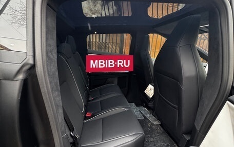 Tesla Cybertruck, 2024 год, 18 000 000 рублей, 11 фотография