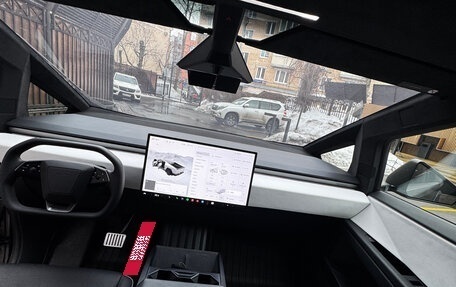 Tesla Cybertruck, 2024 год, 18 000 000 рублей, 16 фотография