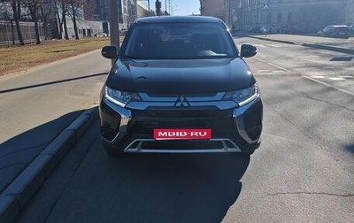 Mitsubishi Outlander III рестайлинг 3, 2019 год, 2 000 000 рублей, 1 фотография
