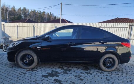 Hyundai Solaris II рестайлинг, 2011 год, 720 000 рублей, 3 фотография