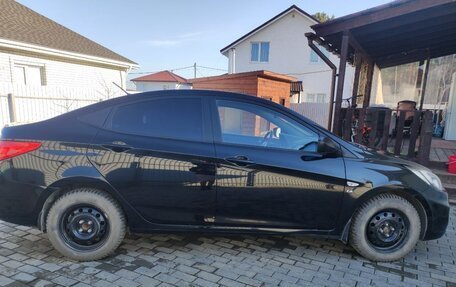 Hyundai Solaris II рестайлинг, 2011 год, 720 000 рублей, 4 фотография