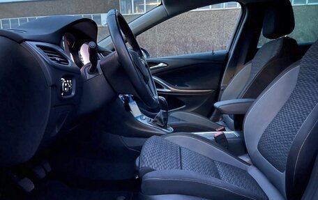 Opel Astra K, 2021 год, 1 450 000 рублей, 28 фотография