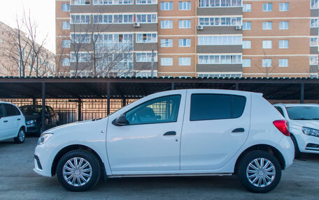 Renault Sandero II рестайлинг, 2021 год, 1 199 000 рублей, 2 фотография