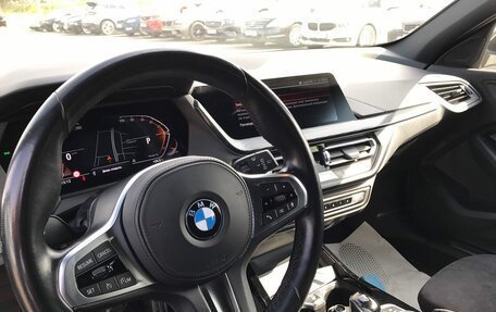 BMW 1 серия, 2021 год, 2 430 000 рублей, 6 фотография