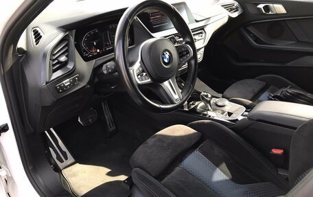 BMW 1 серия, 2021 год, 2 430 000 рублей, 10 фотография