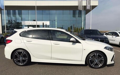 BMW 1 серия, 2021 год, 2 430 000 рублей, 16 фотография