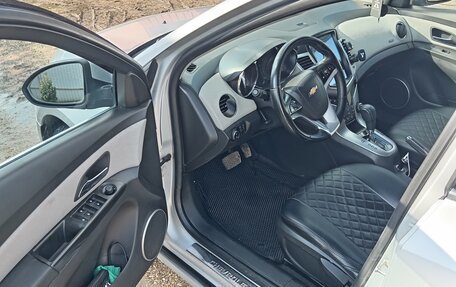 Chevrolet Cruze II, 2011 год, 750 000 рублей, 7 фотография