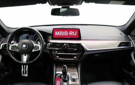 BMW 5 серия, 2018 год, 3 590 000 рублей, 9 фотография