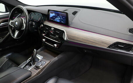 BMW 5 серия, 2018 год, 3 590 000 рублей, 11 фотография