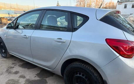 Opel Astra J, 2012 год, 670 000 рублей, 2 фотография