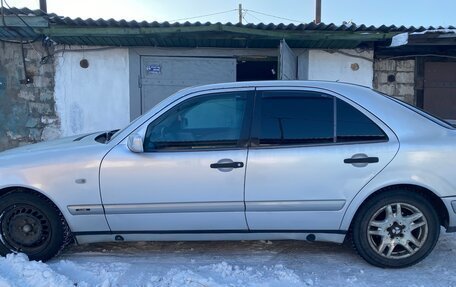 Mercedes-Benz E-Класс, 1999 год, 340 000 рублей, 3 фотография