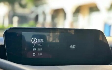 Mazda 3, 2022 год, 2 000 000 рублей, 12 фотография