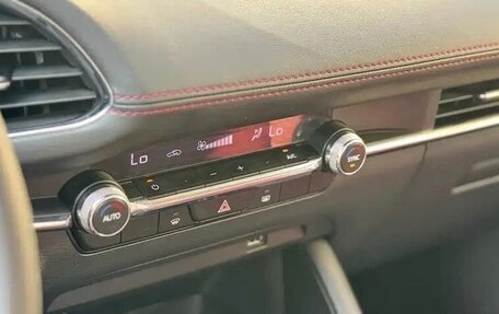 Mazda 3, 2022 год, 2 000 000 рублей, 14 фотография