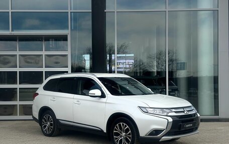 Mitsubishi Outlander III рестайлинг 3, 2017 год, 1 733 000 рублей, 5 фотография