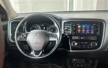 Mitsubishi Outlander III рестайлинг 3, 2017 год, 1 733 000 рублей, 16 фотография