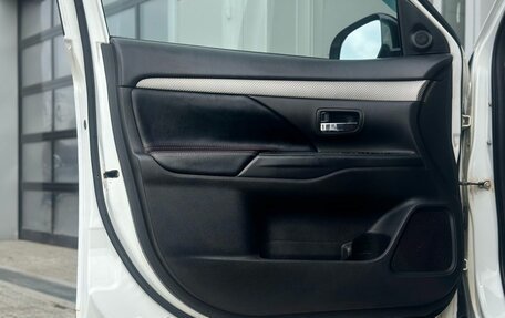 Mitsubishi Outlander III рестайлинг 3, 2017 год, 1 733 000 рублей, 15 фотография