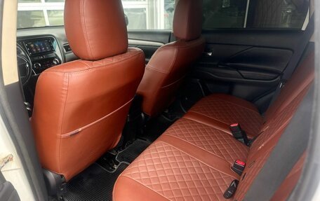 Mitsubishi Outlander III рестайлинг 3, 2017 год, 1 733 000 рублей, 18 фотография