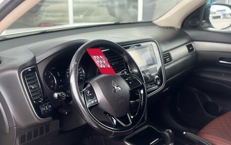 Mitsubishi Outlander III рестайлинг 3, 2017 год, 1 733 000 рублей, 14 фотография