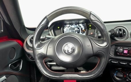 Alfa Romeo 4C, 2018 год, 9 980 000 рублей, 5 фотография