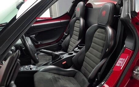 Alfa Romeo 4C, 2018 год, 9 980 000 рублей, 15 фотография