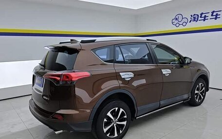Toyota RAV4, 2019 год, 2 350 000 рублей, 3 фотография