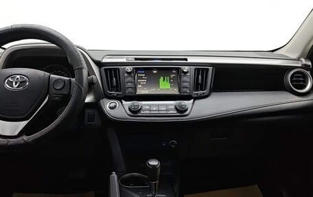 Toyota RAV4, 2019 год, 2 350 000 рублей, 4 фотография