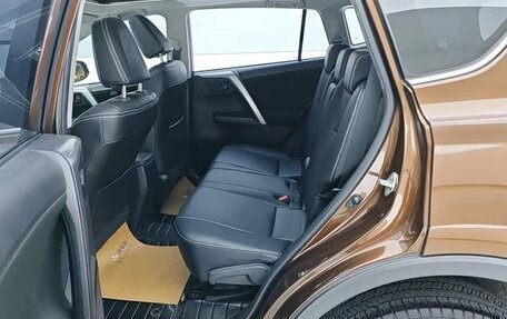 Toyota RAV4, 2019 год, 2 350 000 рублей, 7 фотография