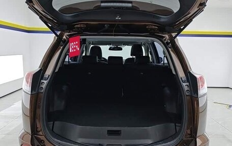 Toyota RAV4, 2019 год, 2 350 000 рублей, 14 фотография