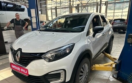 Renault Kaptur I рестайлинг, 2018 год, 1 050 000 рублей, 1 фотография