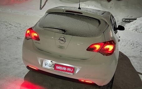 Opel Astra J, 2011 год, 750 000 рублей, 1 фотография