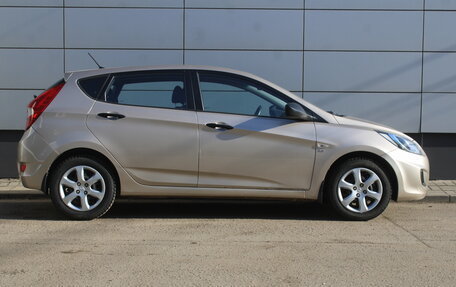Hyundai Solaris II рестайлинг, 2013 год, 885 000 рублей, 4 фотография