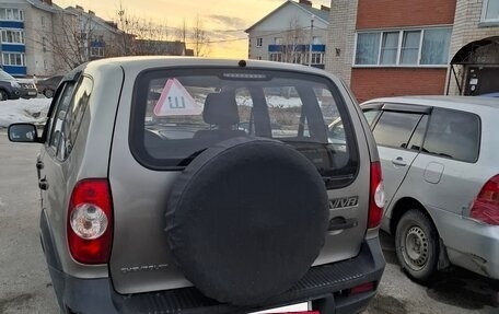 Chevrolet Niva I рестайлинг, 2015 год, 700 000 рублей, 4 фотография