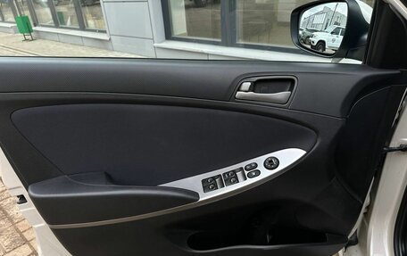 Hyundai Solaris II рестайлинг, 2015 год, 1 100 000 рублей, 5 фотография