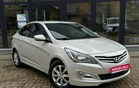 Hyundai Solaris II рестайлинг, 2015 год, 1 100 000 рублей, 3 фотография