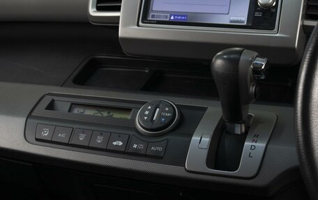 Honda Freed I, 2011 год, 1 030 000 рублей, 15 фотография