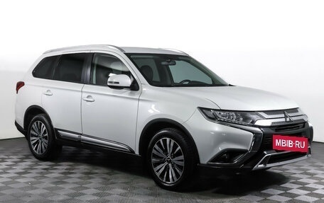 Mitsubishi Outlander III рестайлинг 3, 2021 год, 2 485 000 рублей, 2 фотография
