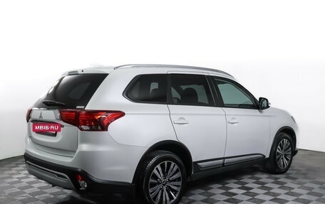 Mitsubishi Outlander III рестайлинг 3, 2021 год, 2 485 000 рублей, 4 фотография