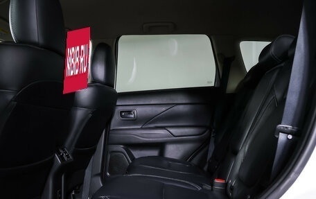 Mitsubishi Outlander III рестайлинг 3, 2021 год, 2 485 000 рублей, 11 фотография